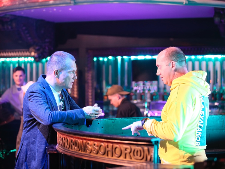 О жизни снобов: Александр Гудков и Сергей Бурунов на съемках нового клипа DJ Грува Звезды,Новости о звездах