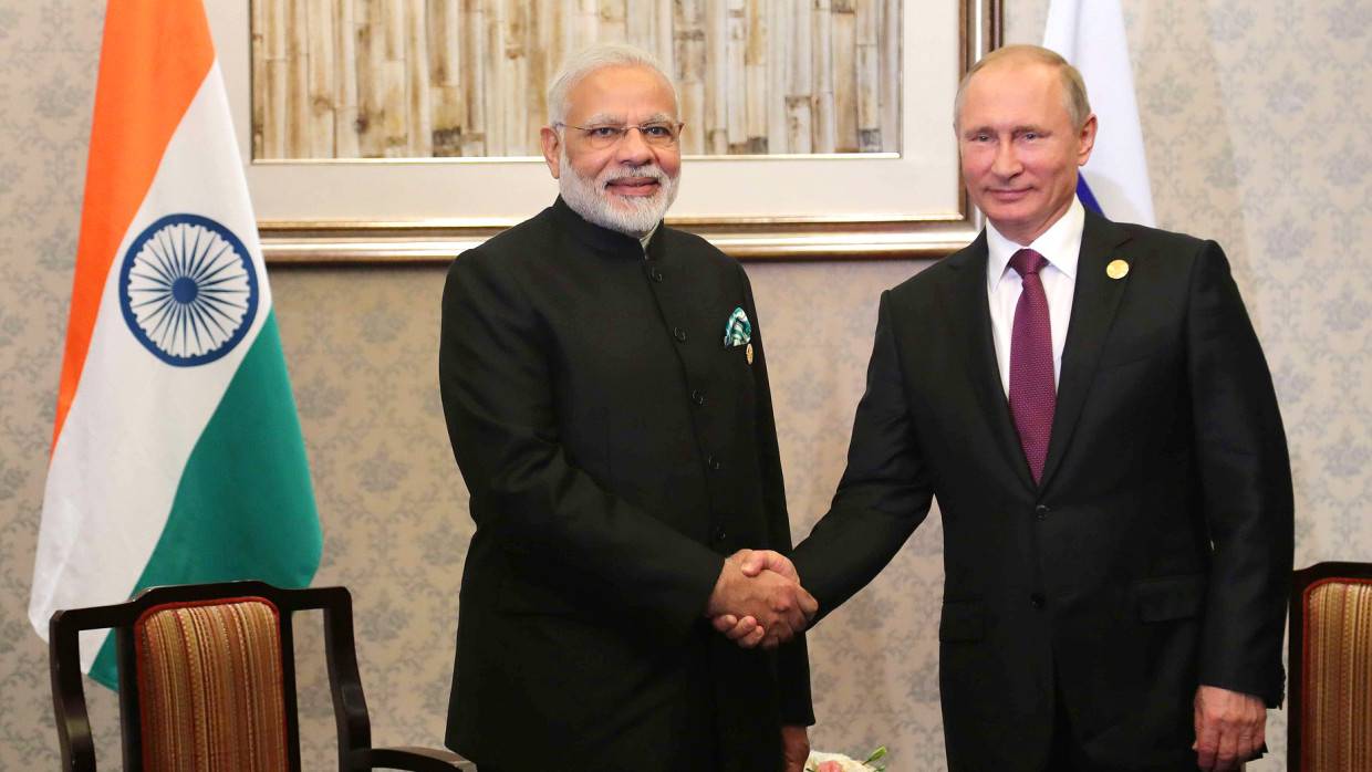 Ушаков сообщил о рабочем формате переговоров Путина и Нарендры Моди в Индии