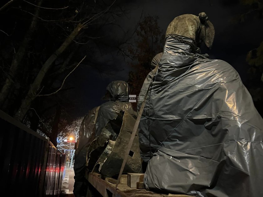 Меня трудно удивить. Не впервой. Вот так было когда-то. А потом...  Чего  в "братской" Софии только не творили.-25