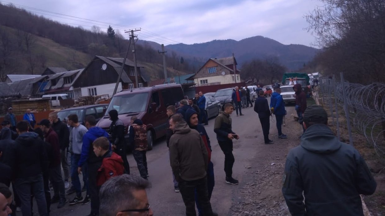 На западе Украины начался бунт из-за забора на границе с Румынией