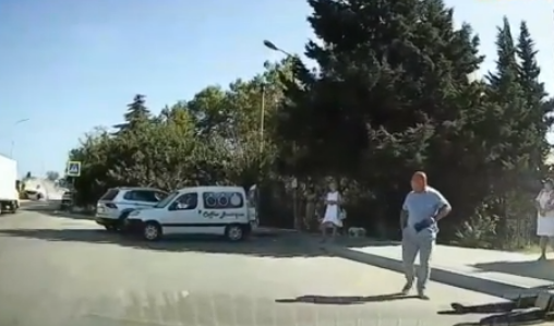 В Севастополе перевернулся автомобиль 