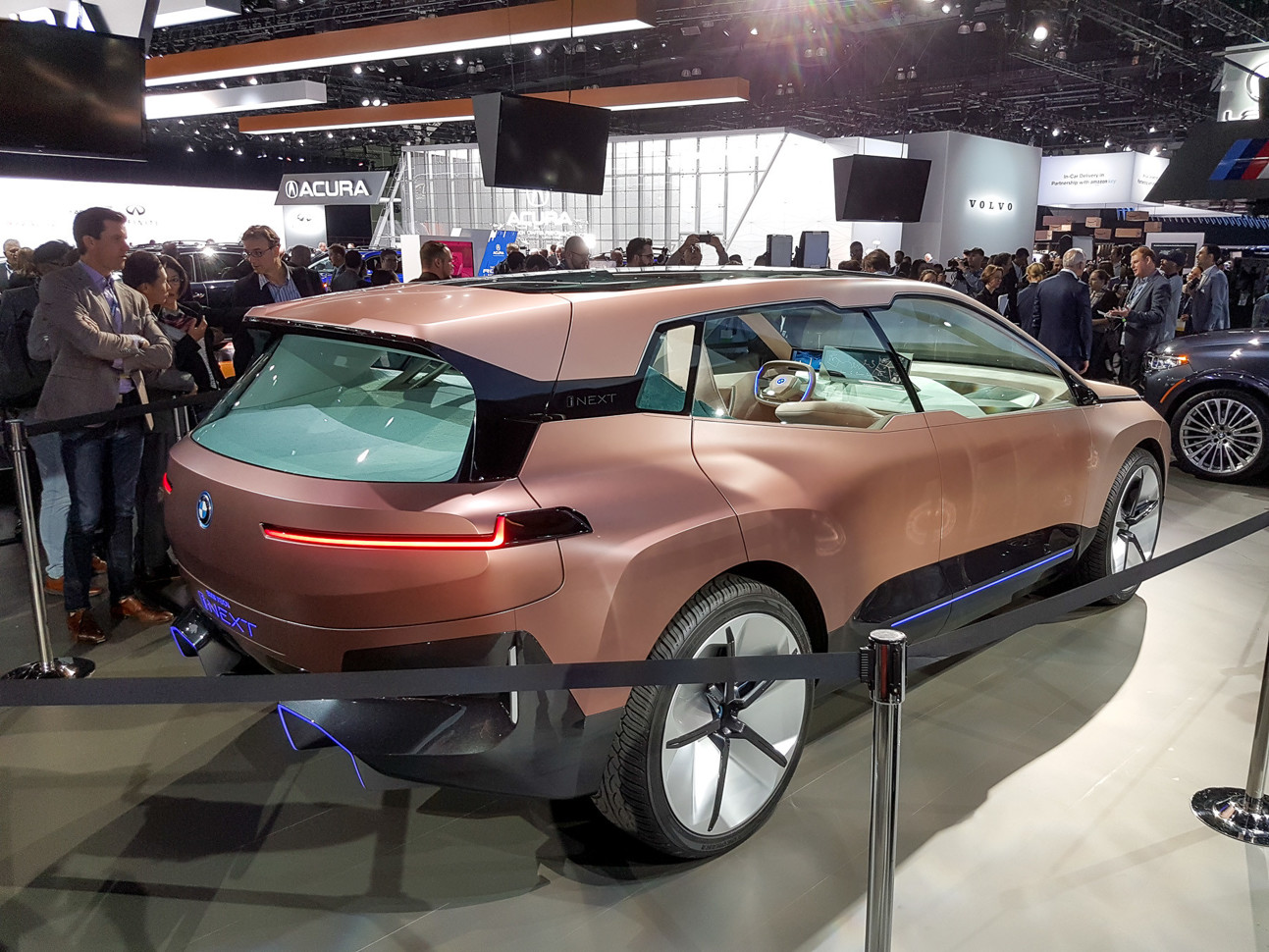 На новые BMW будут ставить руль странной формы марки и модели,Новые модели