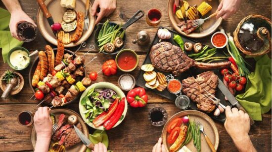 Скоро майские праздники: как выбирать и хранить мясо для шашлыка — советы технолога