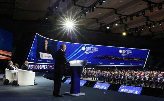 путин выступил на пленарном заседании пмэф