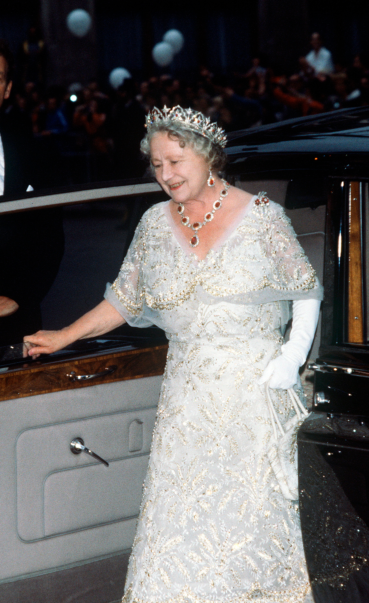 Фото №5 - Полный комплект: самые роскошные парюры британской королевской семьи
