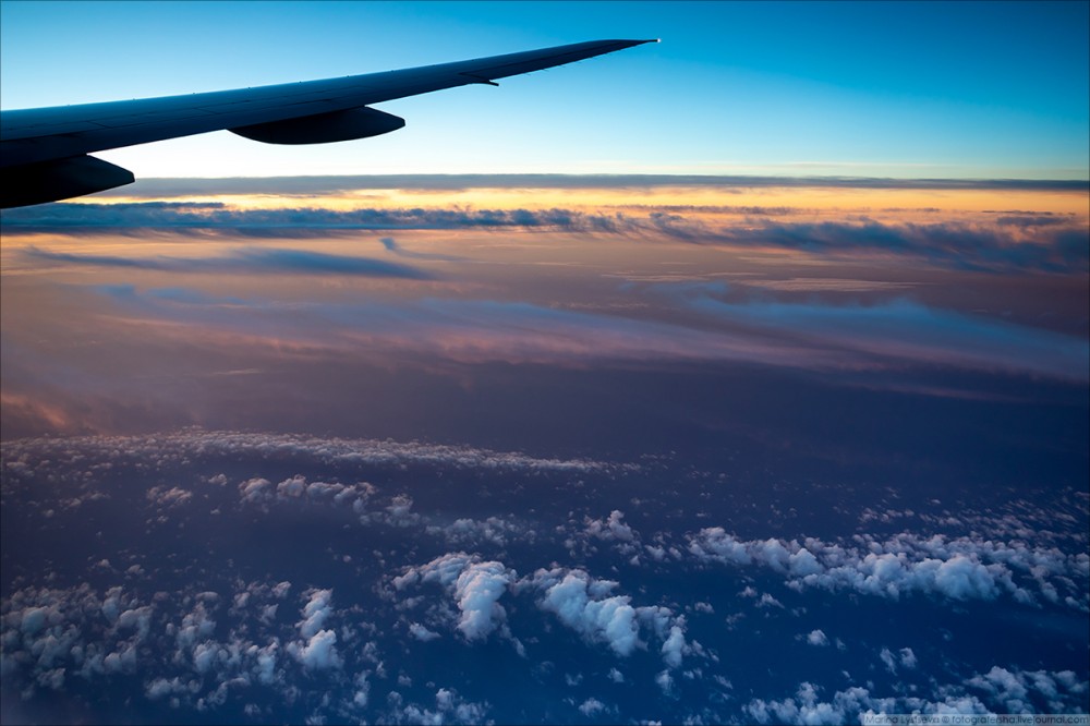 Имеет ли право стюардесса запрещать пялиться в иллюминатор? 483,авиатур,поездка