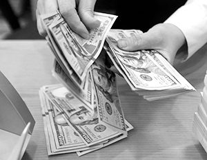 Американскую валюту душат антироссийские санкции