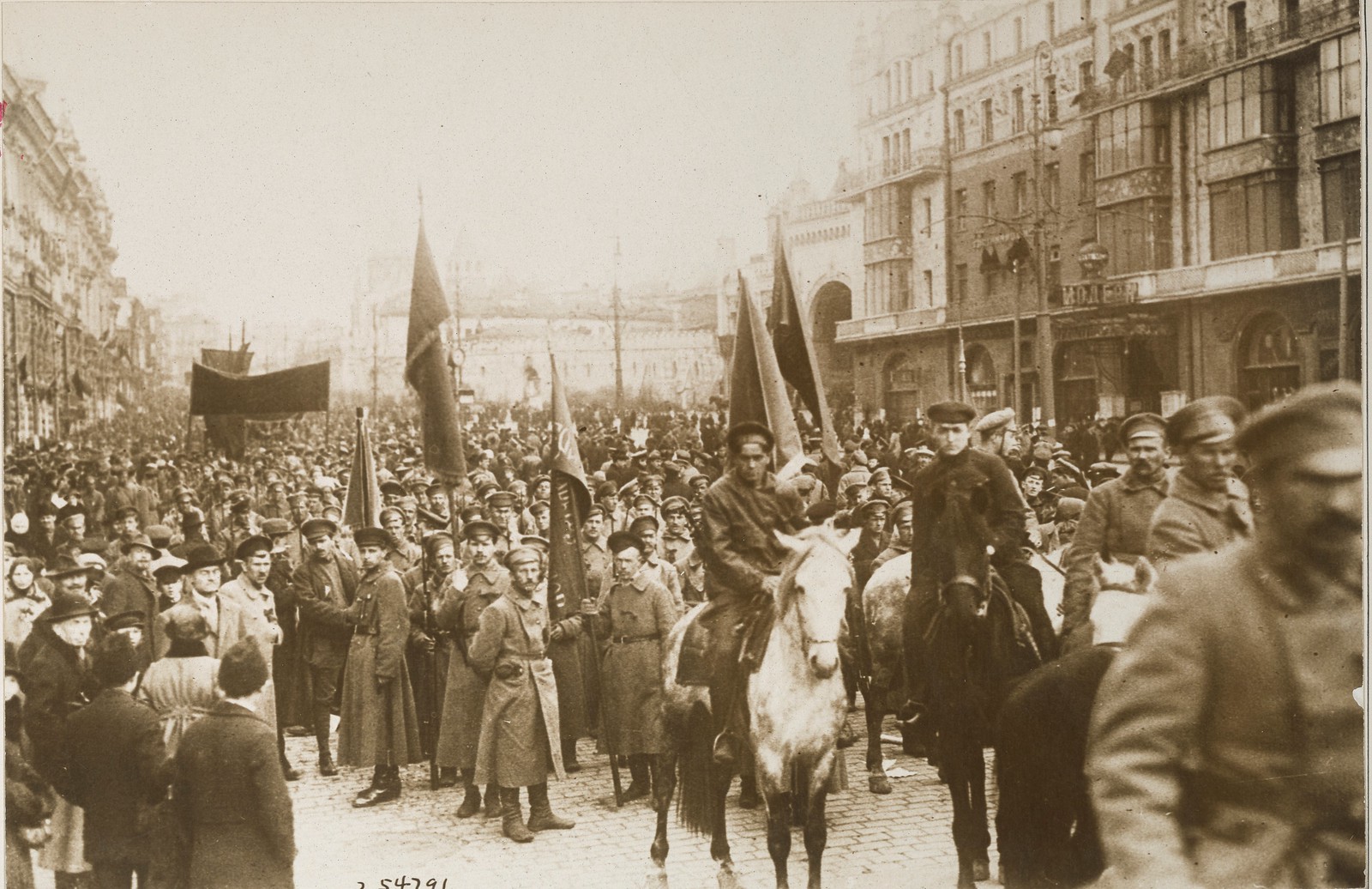 Революция идет. Революции 1917 г. и Гражданская война в России. Гражданская революция 1917. Революция 1917 и Гражданская война в России. Революция в Италии 1918-1919.