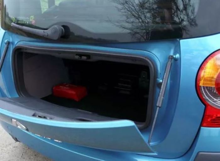 Откровенно дурацкие автомобильные опции, на которые готовы «развестись» многие водители Откровенно дурацкие автомобильные опции, на которые готовы «развестись» многие водители Марки и модели,тюнинг