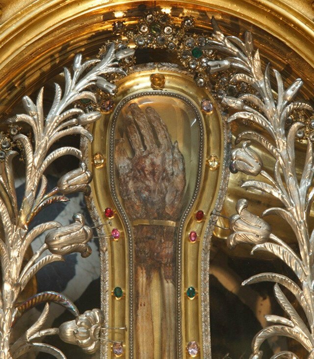 Рука иезуитского миссионера 16-го века, святого Франциска Ксавье (хранится в Иль Джезу в Риме) интересное, исторические факты, мощи, святые, святыня, теперь вы знаете больше