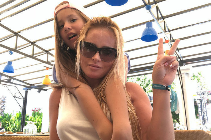 Дана Борисова отдыхает вместе с дочерью в Таиланде