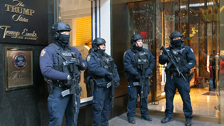 ОН ДОЛЖЕН УМЕРЕТЬ В ТЮРЬМЕ: ТРИ ПОВОДА ДЛЯ ОХОТЫ НА ТРАМПА геополитика