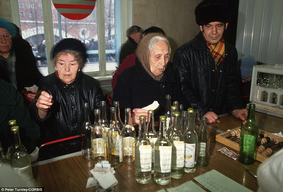 Вся правда о том, как в СССР сдавали бутылки. истории,общество,россияне,СССР