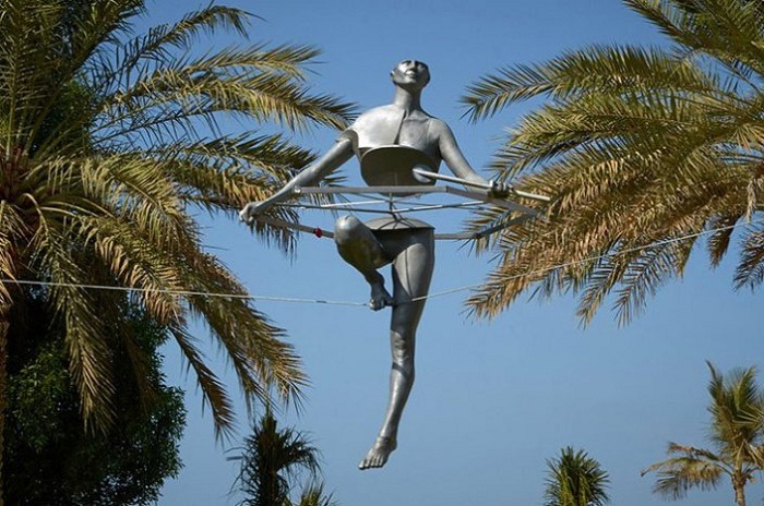 «Балансирующие скульптуры», бросающие вызов гравитации 