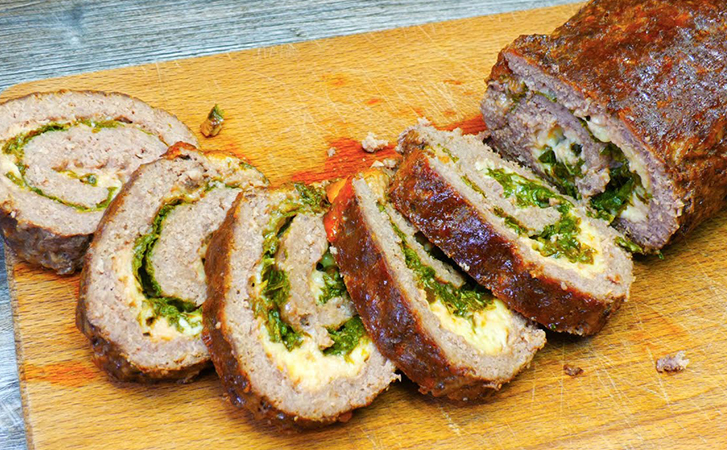 Идеальное горячее на Новый год, да и просто к ужину. Нежнейший рулет из куриных бедер - похожая новость на Toplenta