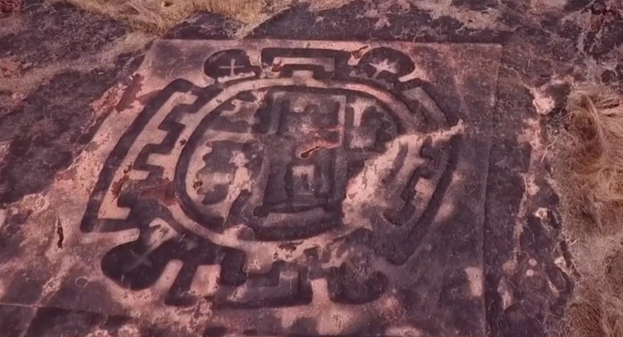 В Индии найдены древние петроглифы неизвестной культуры с изображениями ... африканских животных Археология, Петроглифы, Загадка, Длиннопост