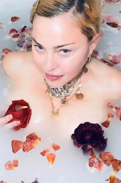 Обнаженная Мадонна поделилась мыслями о коронавирусе: "Мы все утонем вместе" Экстерьер