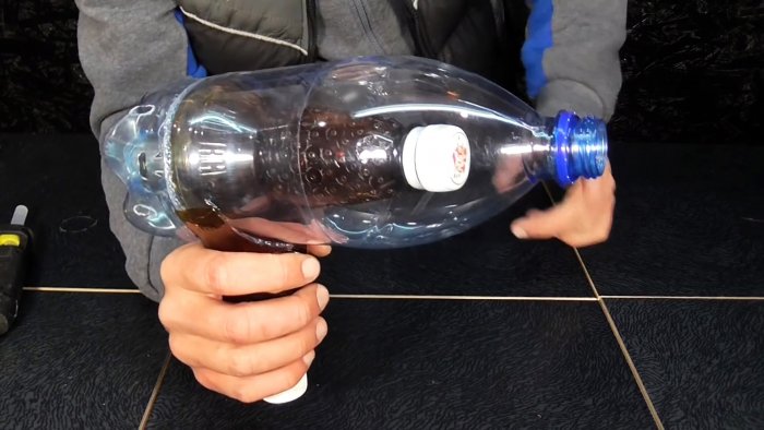Как из пластиковых бутылок сделать мощный пылесос 12 В мастер-класс,поделки из пластиковых бутылок