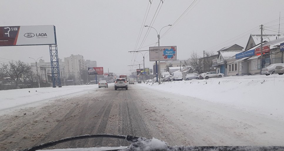 Крым занесло. Крым занесло снегом. Крым накрыло снегом. Метель в Симферополе. Симферополь погода зимой.