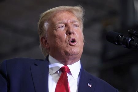 Президент США Дональд Трамп выступает в Хендерсоне, Невада, США, 13 сентября 2020 года. REUTERS/Jonathan Ernst