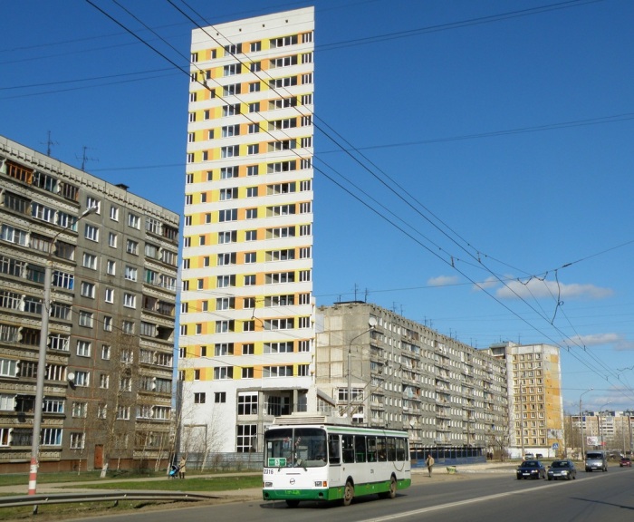 Один из самых необычных домов Нижнего Новгорода длительное время был долгостроем. | Фото: transphoto.org.