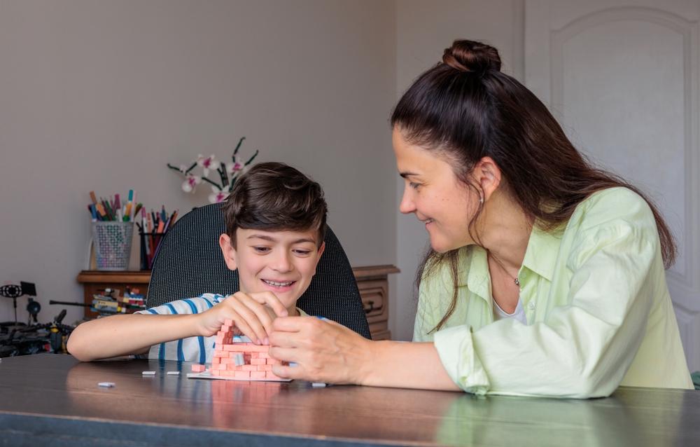 Почему ребенку с РАС важно общаться со сверстниками, и что должны знать нейротипичные дети детей, развития, нарушениями, ребенка, может, аутичного, также, какие, детям, навыки, использовать, развивающихся, показывают, короткие, поведения, типично, обучение, новые, учатся, больше