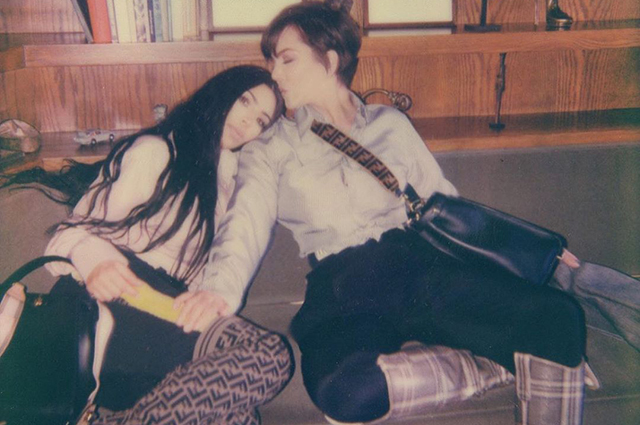 Ким Кардашьян устроила сюрприз своей маме Крис в ее день рождения Ким Кардашьян устроила сюрприз своей маме Крис в ее день рождения Новости