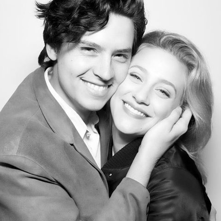 Лили Рейнхарт рассказала о депрессии после расставания с Коулом Спроусом Лили Рейнхарт рассказала о депрессии после расставания с Коулом Спроусом Звезды,Звездные пары