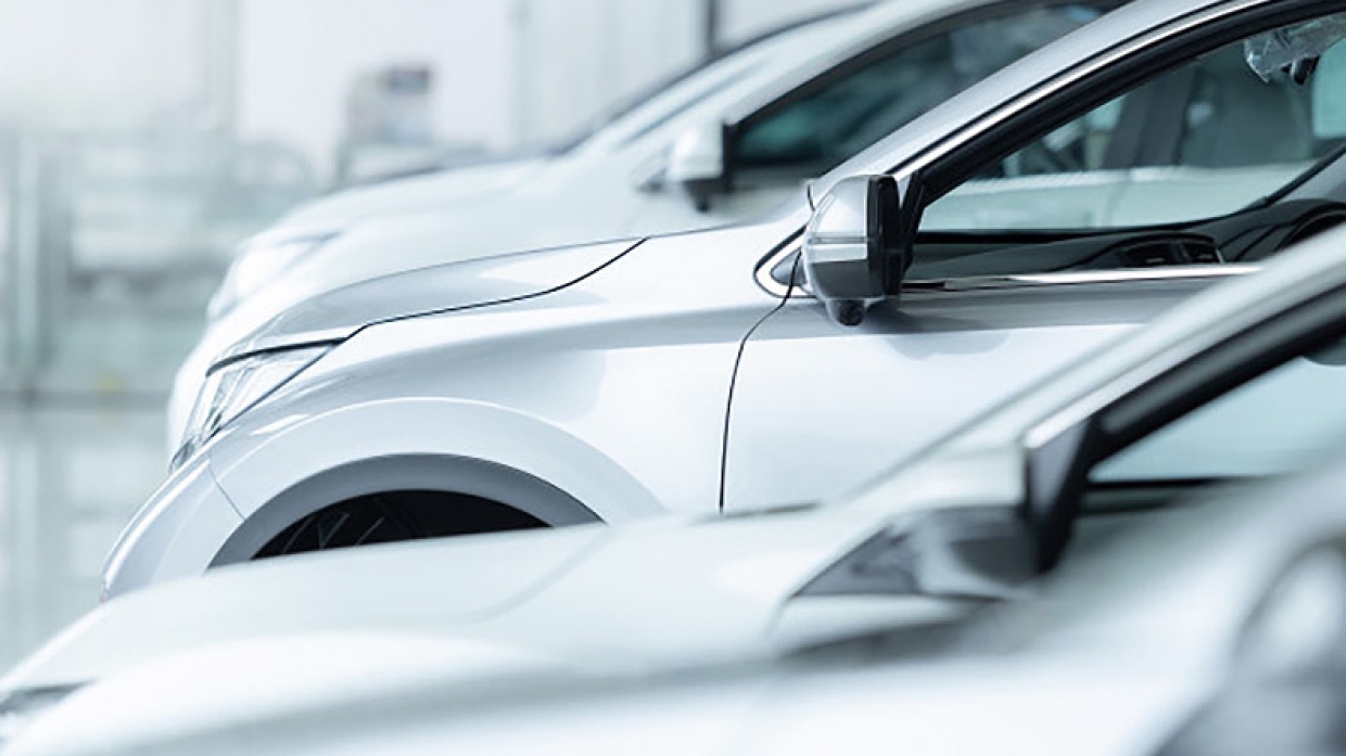 Продажи легковых машин в России снизились за август на 17%