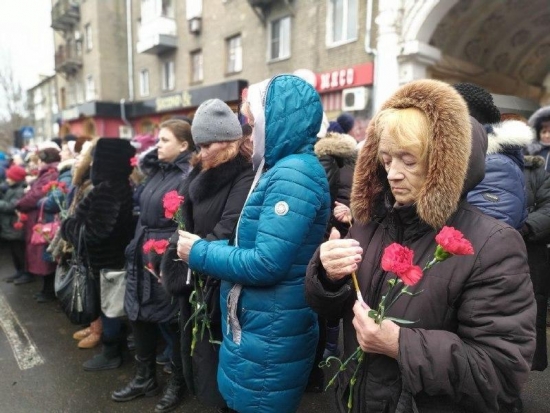 Преступление без срока давности: жители Донецка почтили память жертв, цинично убитых ВСУ