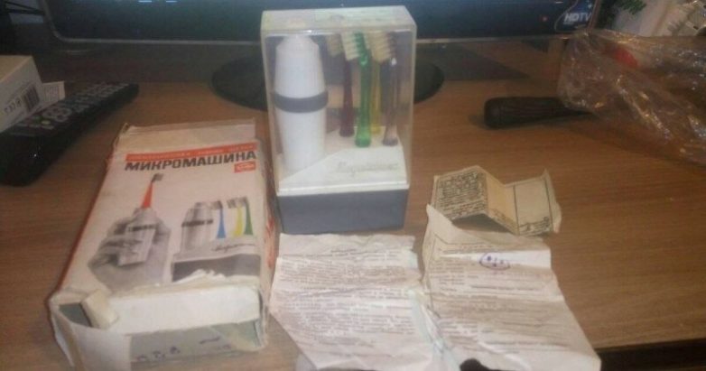 Советская электрическая зубная щётка