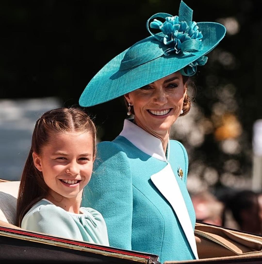 Из принцессы в королеву: лучшие выходы Кейт Миддлтон в 2025 году принцесса, образ, Уэльская, также, платье, честь, надела, принцессе, принц, ордена, принцессы, выбрала, серьги, дополнила, Миддлтон, шляпка, оттенка, время, Уильям, Rossi