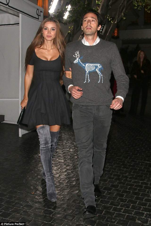 Жена эдриан. Эдриан броуди и его девушка 2017. Жена эдриан. Джорджина чапман и эдриан броуди. Эдриан броуди жена.