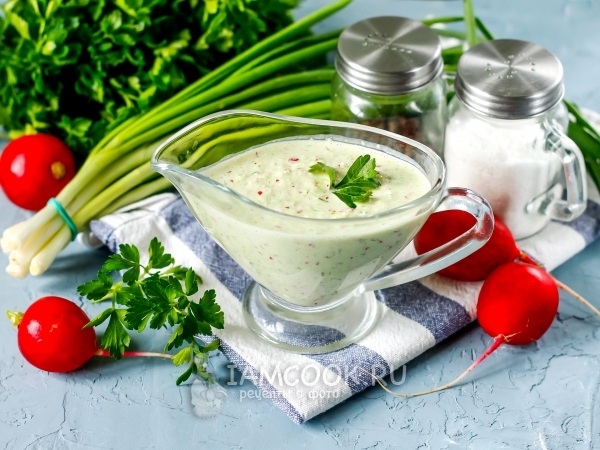 Сметанный соус с редисом и зеленым луком Соусы и маринады