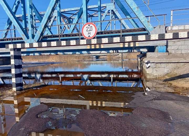 В Фокинском районе Брянска из-за паводка с 21 марта закрыли движение под мостом