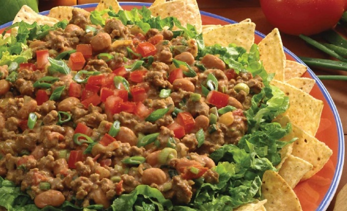 Острый мексиканский салат с фаршем.  Фото: kulinarnye-recepti.ru.