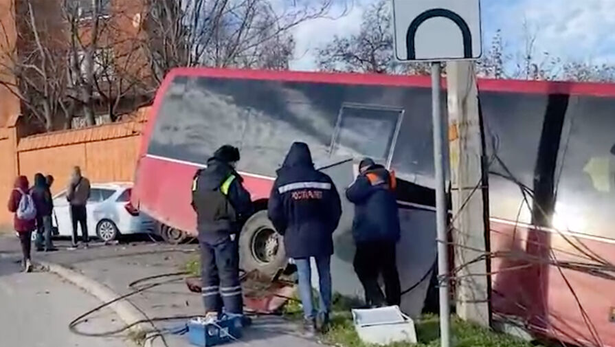 Власти: отказ тормозов мог стать причиной ДТП с автобусом в Саратове