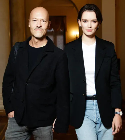 Музеи и кладбища: Паулина Андреева показала, как проводит время в Лондоне Бондарчук, Паулина, Паулины, АндреевойФото, Андреева, актриса, режиссёр, назад, раннем, слухам, Маргарита, внучки, также, диагноз, поставили, детстве, признанной, которой, расстался, Сергей