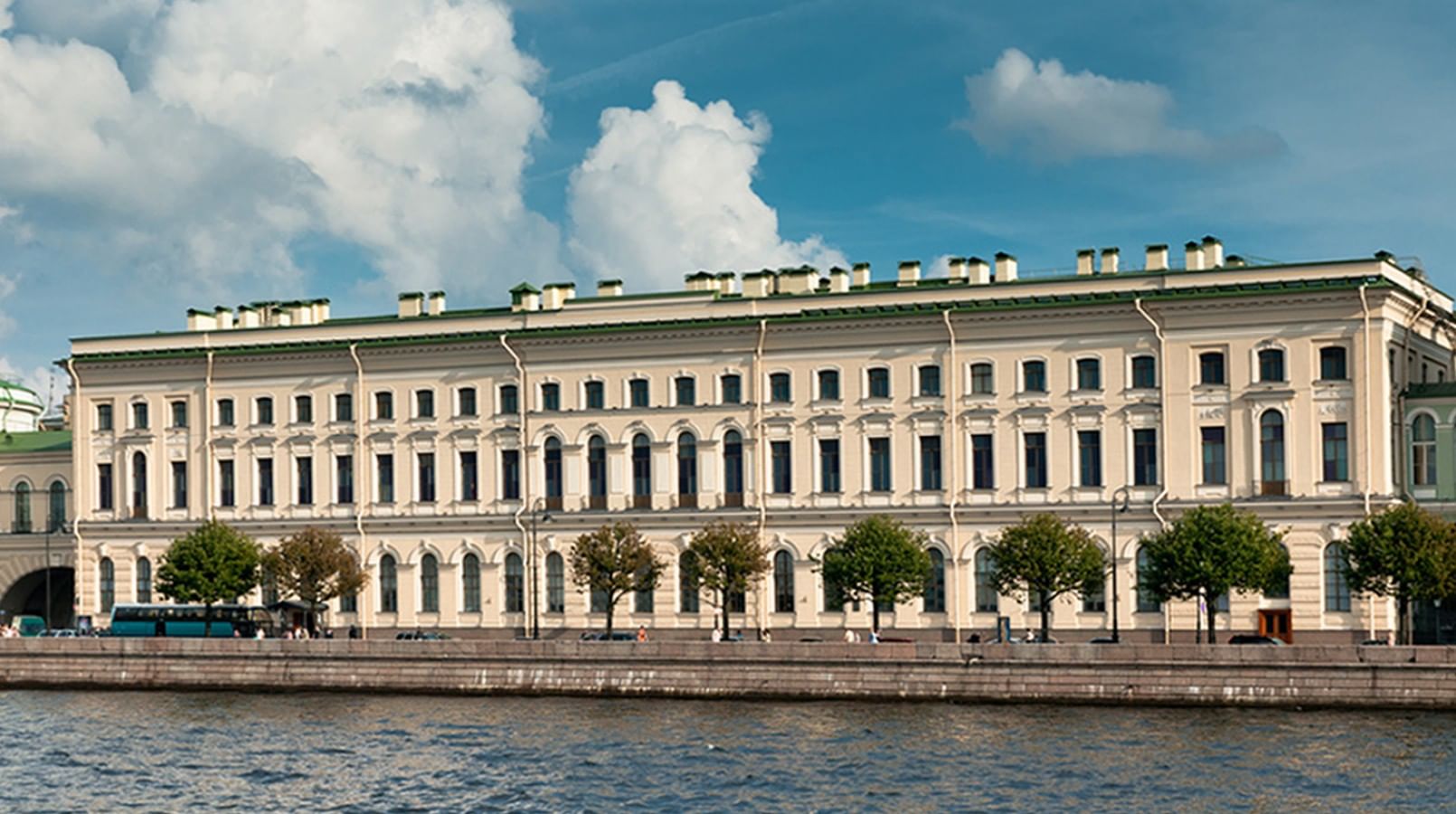 Большой старый Эрмитаж в Санкт-Петербурге