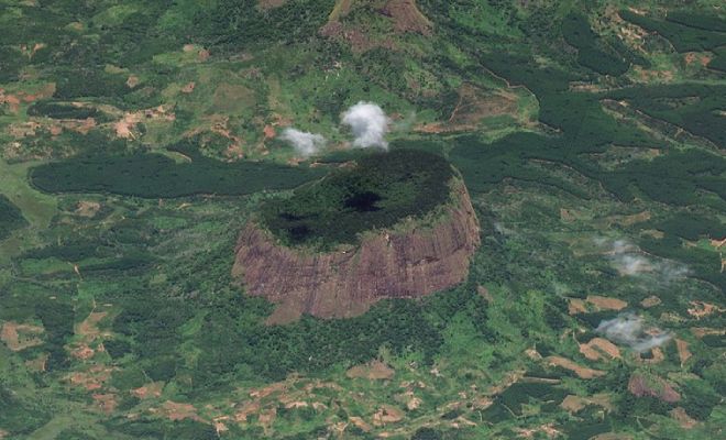 «Затерянный мир» существует и расположен на горе Лико. На высоте километр уже несколько миллионов лет изолирован лес