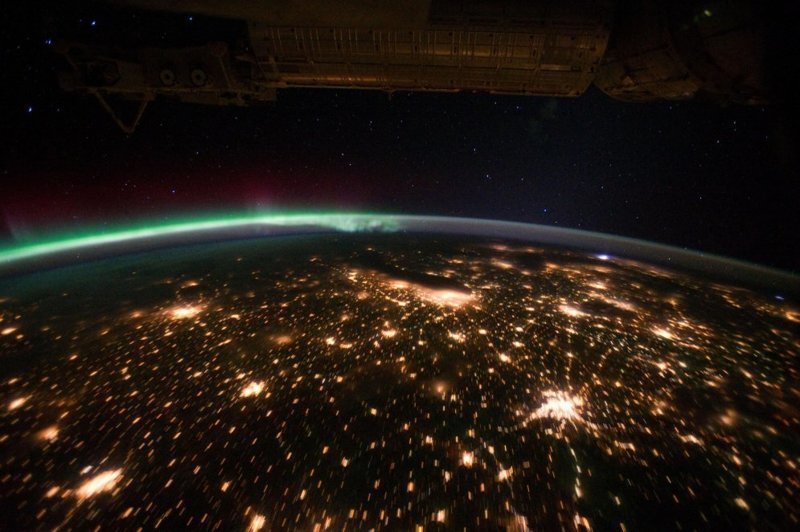 Центральная и западная часть США на фоне полярного сияния земля, космос, красота, природа, фото