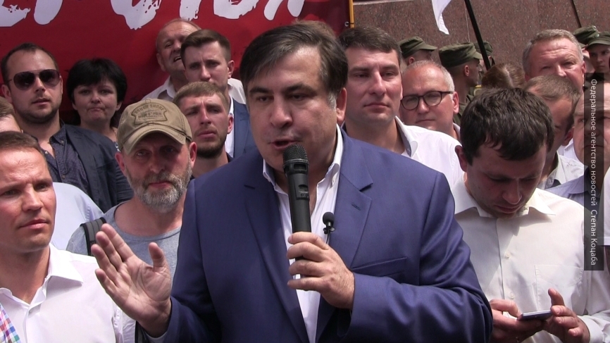 Эксперты: Саакашвили сбежит из Украины в США 