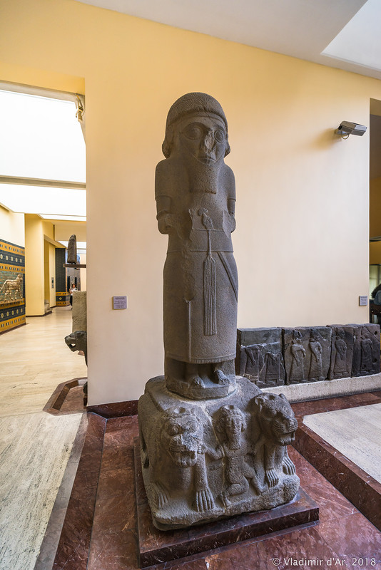 Британский музей ассирийский зал. Музей древний восток. Зал древнего востока в пушкинском музее. Музей в нью йорке зал египет. Музей востока будда.