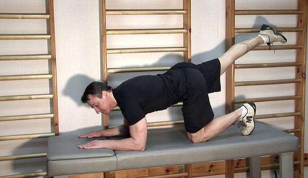 Лечим спину дома: изометрическая гимнастика для позвоночника Игоря Борщенко  гимнастика,здоровье, позвоночник, упражнения
