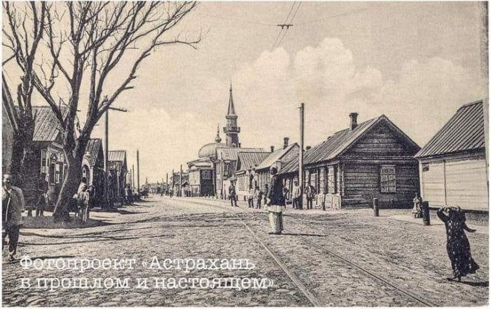 Колоритное фото: Астрахань 100 лет назад и в наши дни (2 фото)