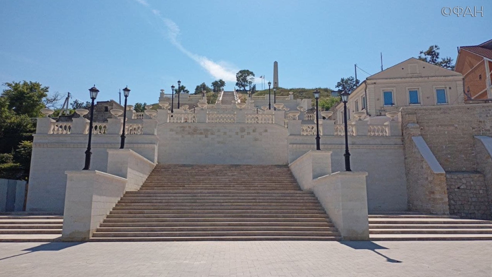 Знаменитую Митридатскую лестницу в Керчи наконец открыли после реконструкции Общество