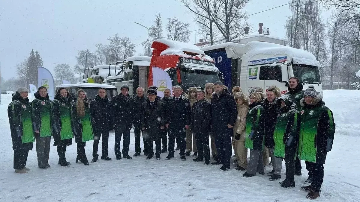 Отправка б/ушной техники на СВО нередко превращается в пиар-акции регионального масштаба