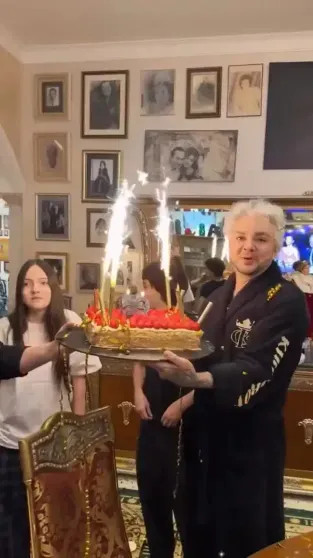 Торт с надписью 