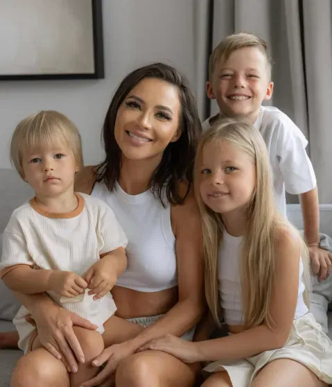 Блогерша Лерчек погасила долг по налогам на 175 млн рублей на фоне борьбы с раком четвёртой стадии Лерчек, Сквиччиарини, назад, который, рублей, более, после, Чекалина, начала, против, позвоночнике, ареста, уголовного, домашнего, деньги, продажах, фитнесмарафонов, России, курсов, заработала