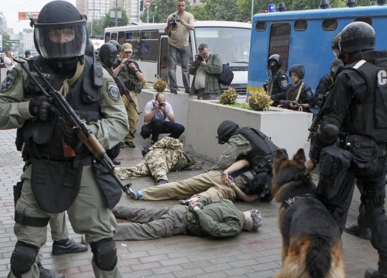 «Публичные облавы и зачистки»: Украина начала в Донбассе спецоперацию – солдаты ВСУ начали с Краматорска
